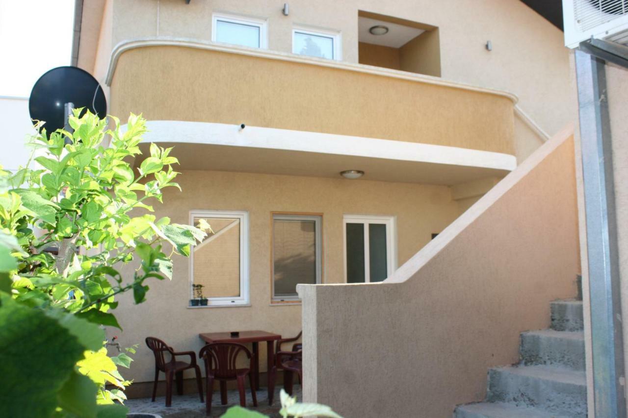 Apartments Emerald อุลซิน ภายนอก รูปภาพ