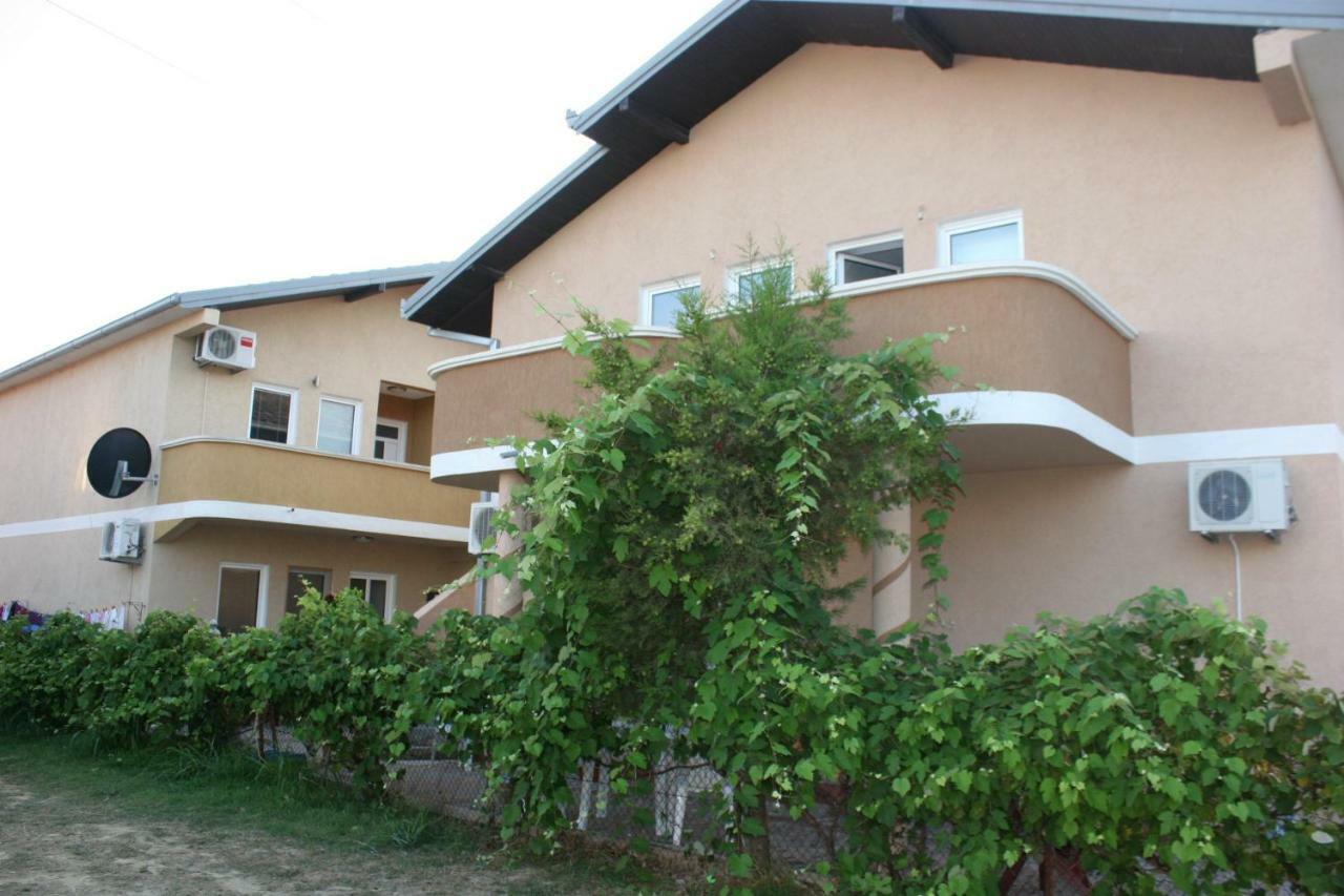 Apartments Emerald อุลซิน ภายนอก รูปภาพ